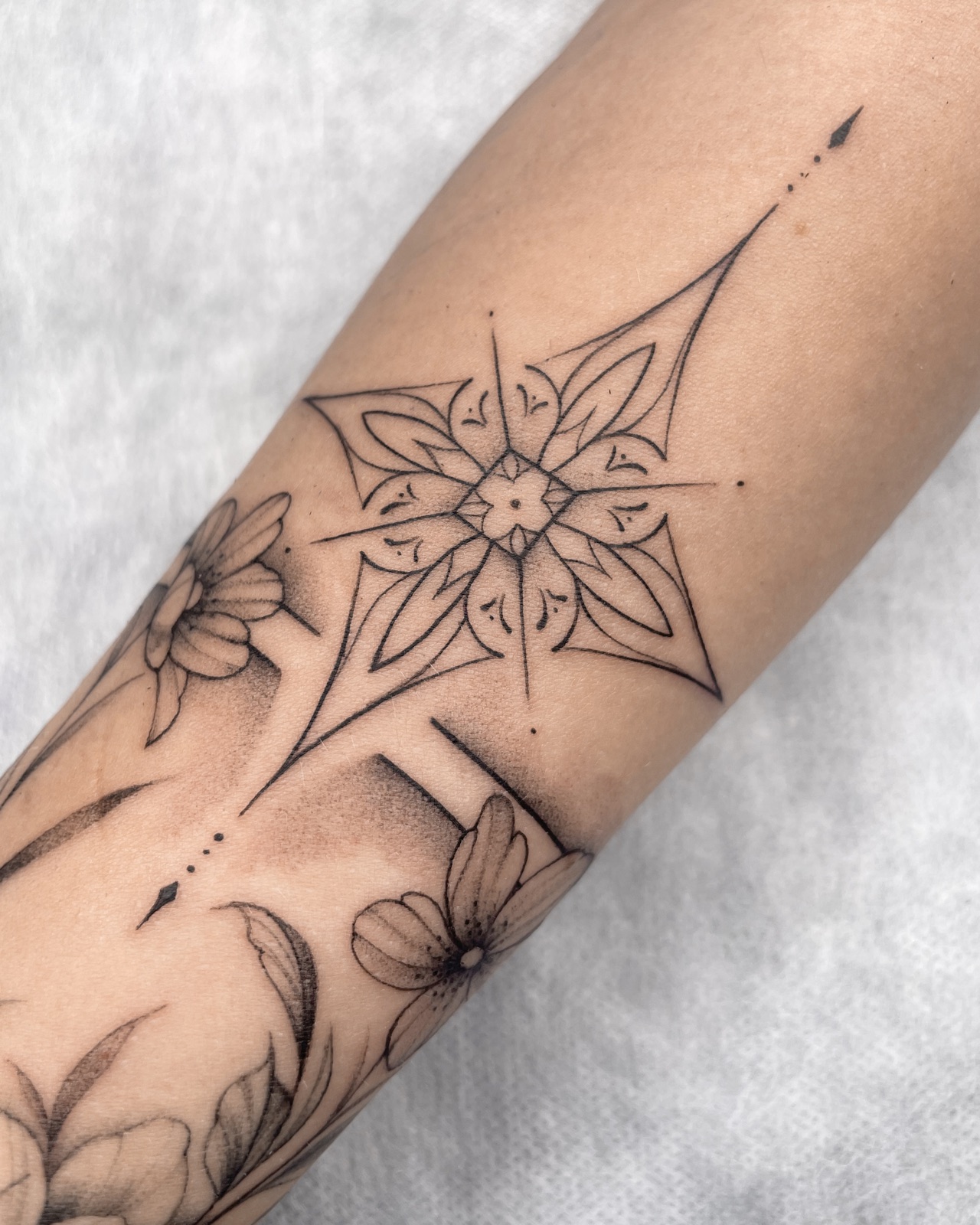 Gerda Ra Tattoo · Fine line