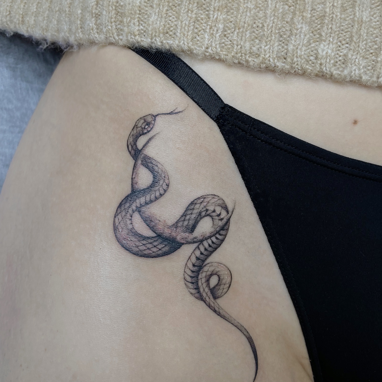 Gerda Ra Tattoo · Fine line