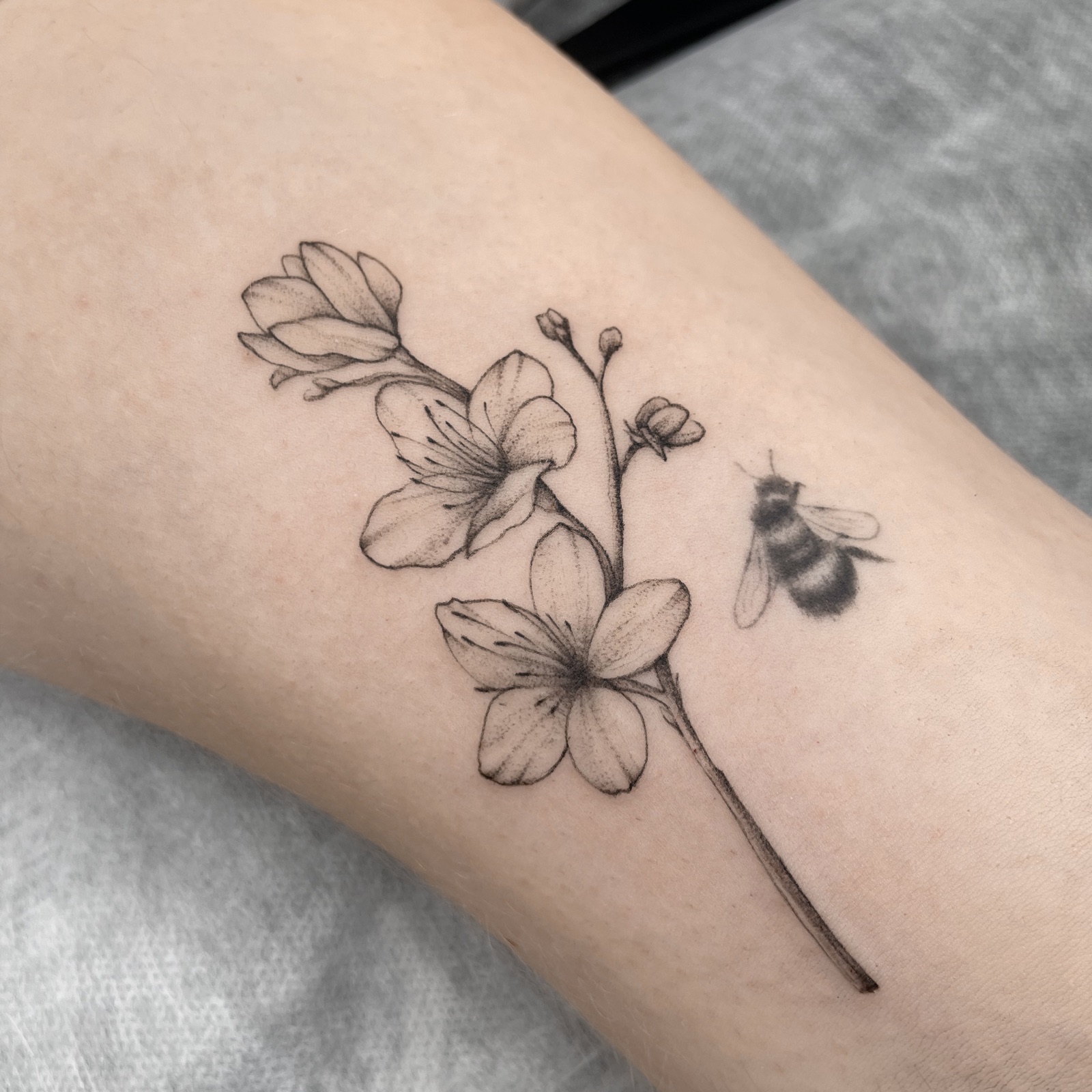 Gerda Ra Tattoo · Fine line